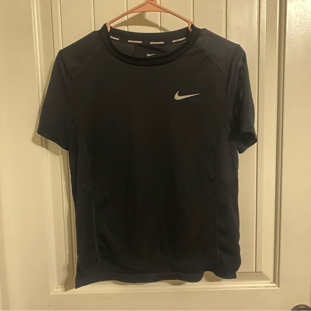 Nike Woman’s Black Short Sleeve Tee